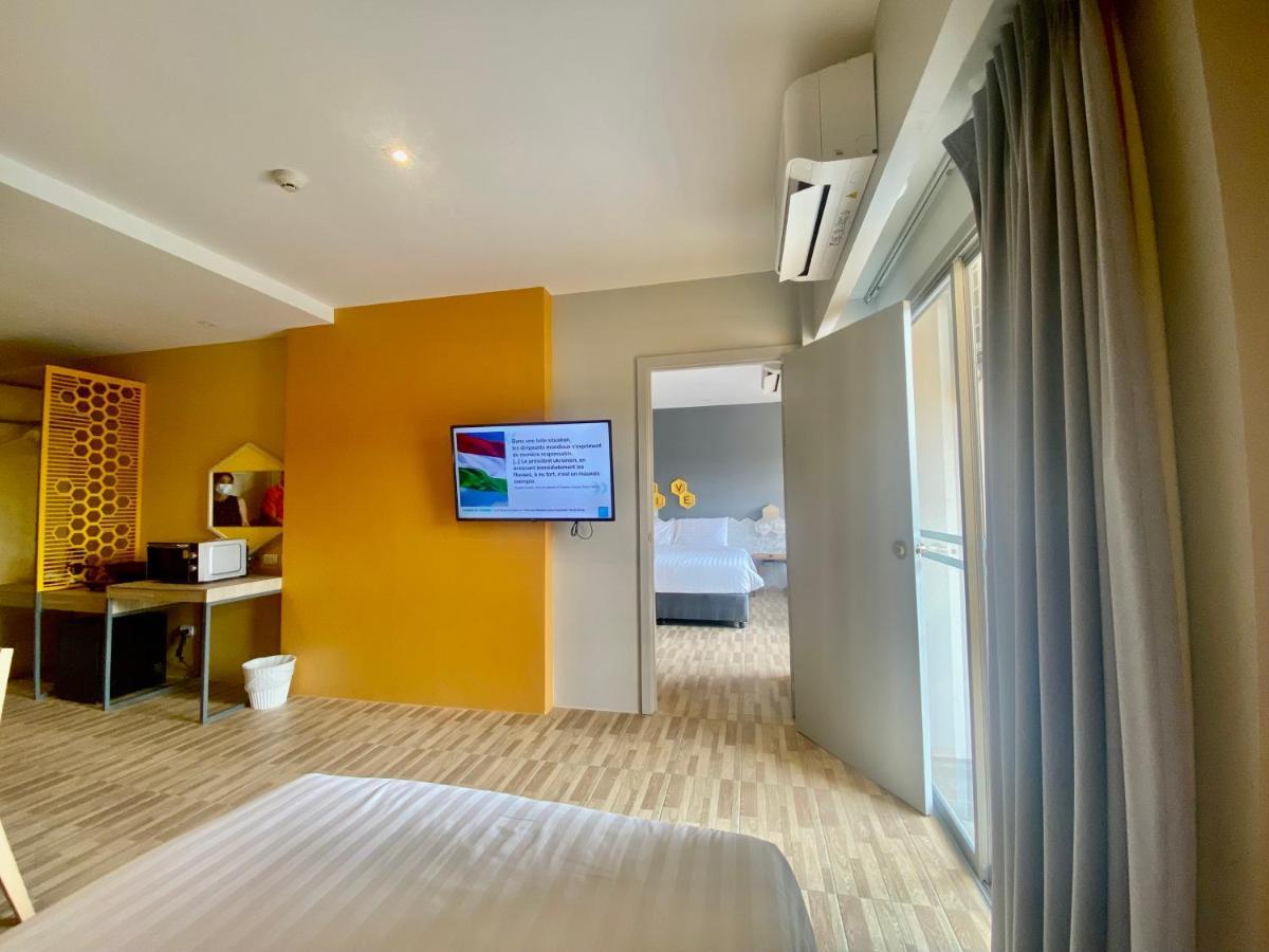 Beehive Boutique Hotel Phuket Bagian luar foto