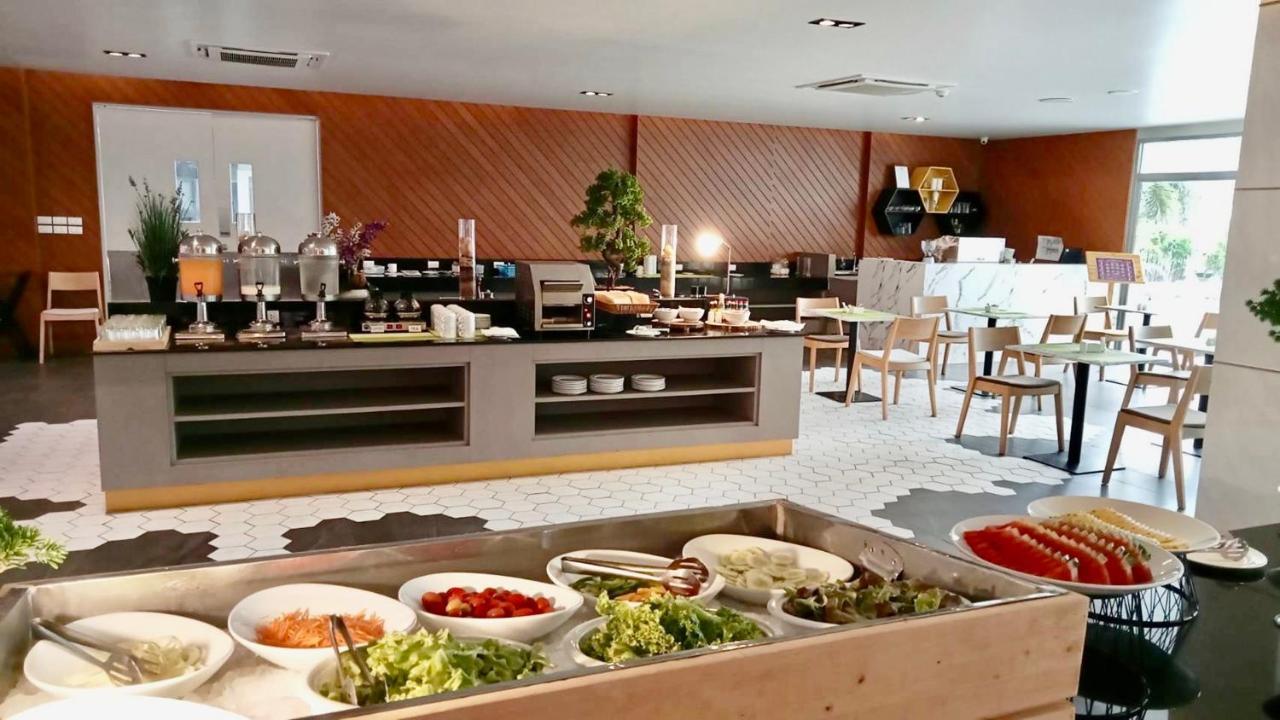 Beehive Boutique Hotel Phuket Bagian luar foto