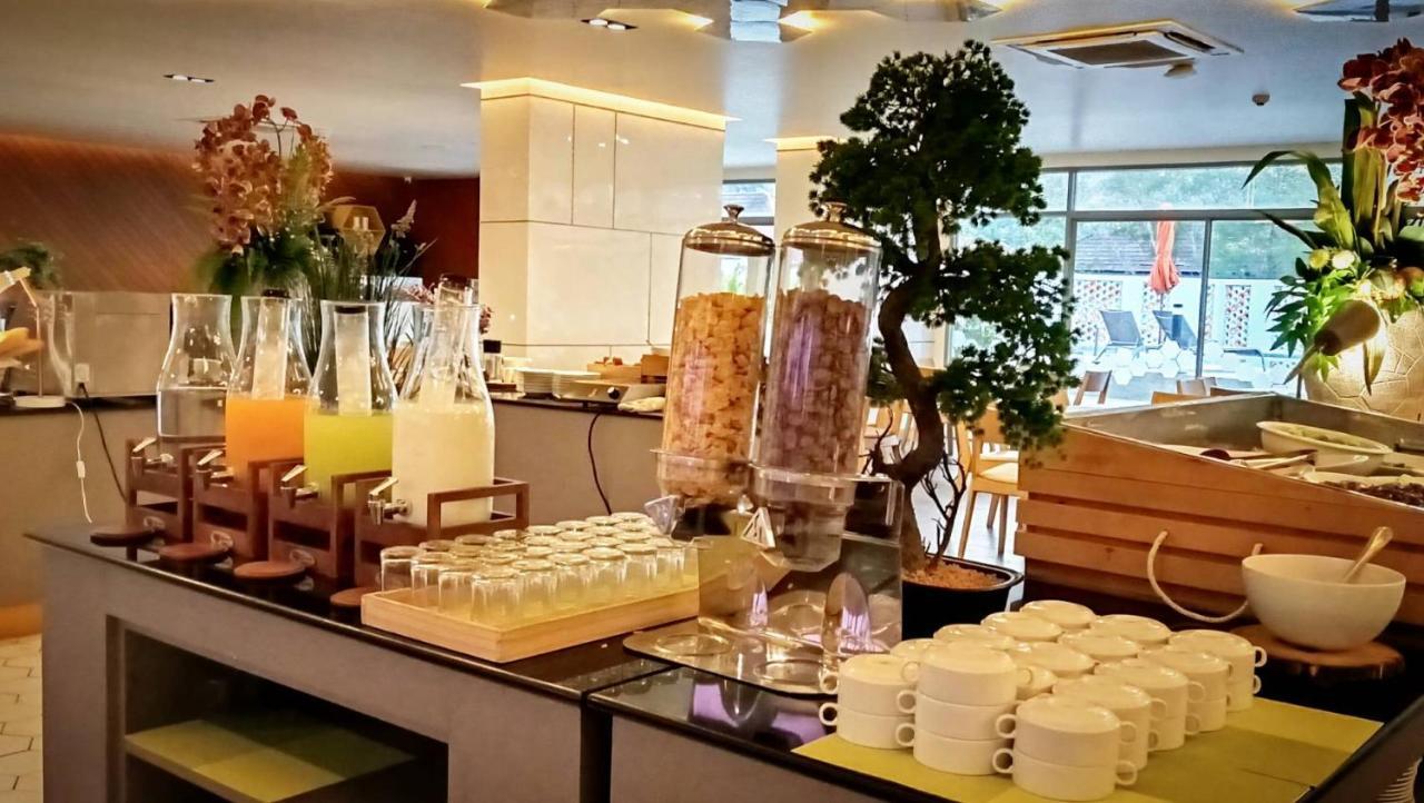 Beehive Boutique Hotel Phuket Bagian luar foto