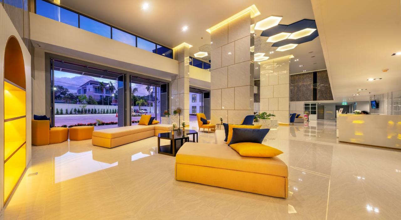 Beehive Boutique Hotel Phuket Bagian luar foto