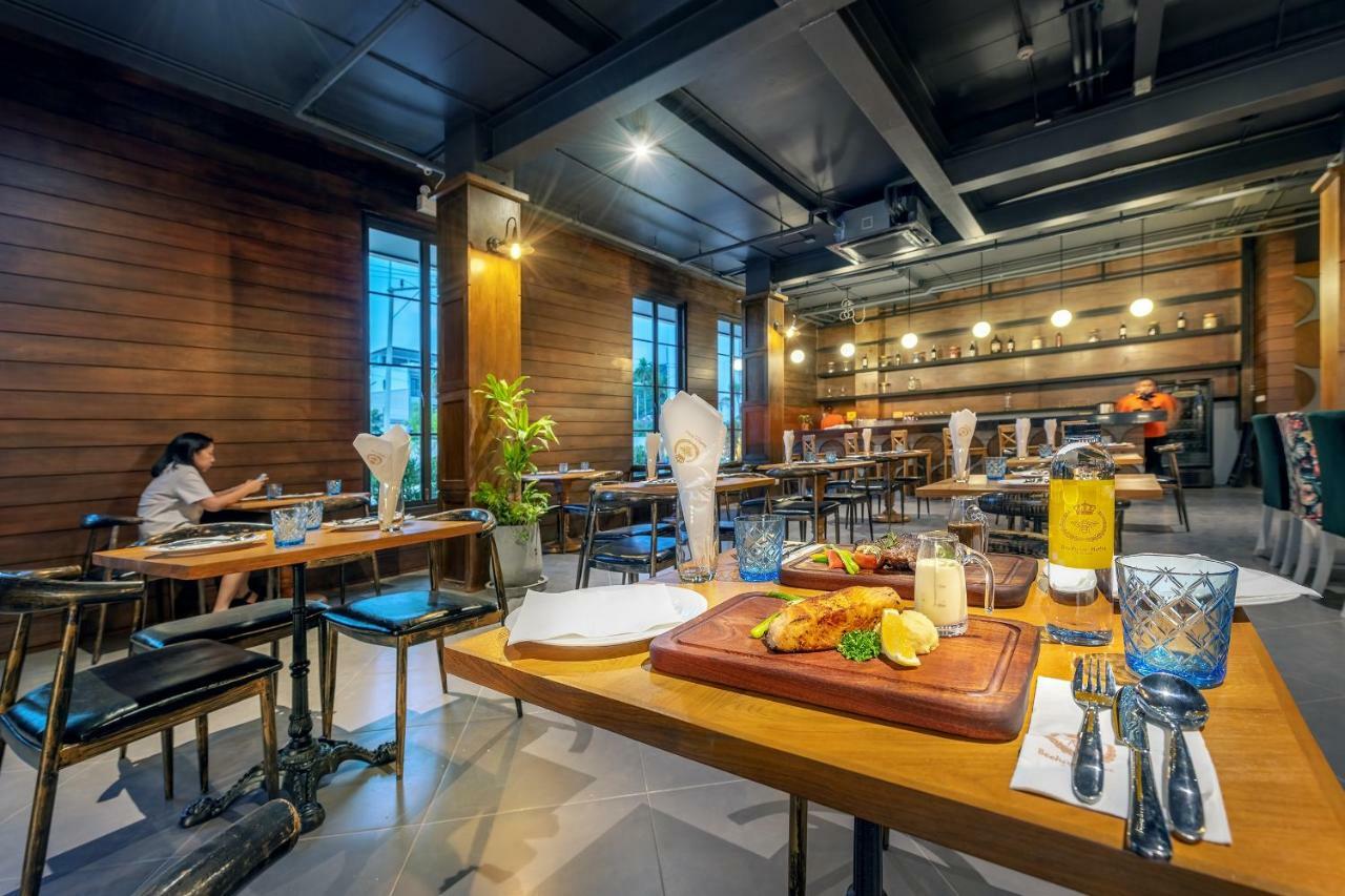 Beehive Boutique Hotel Phuket Bagian luar foto