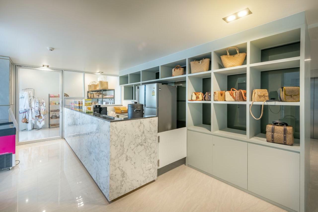 Beehive Boutique Hotel Phuket Bagian luar foto