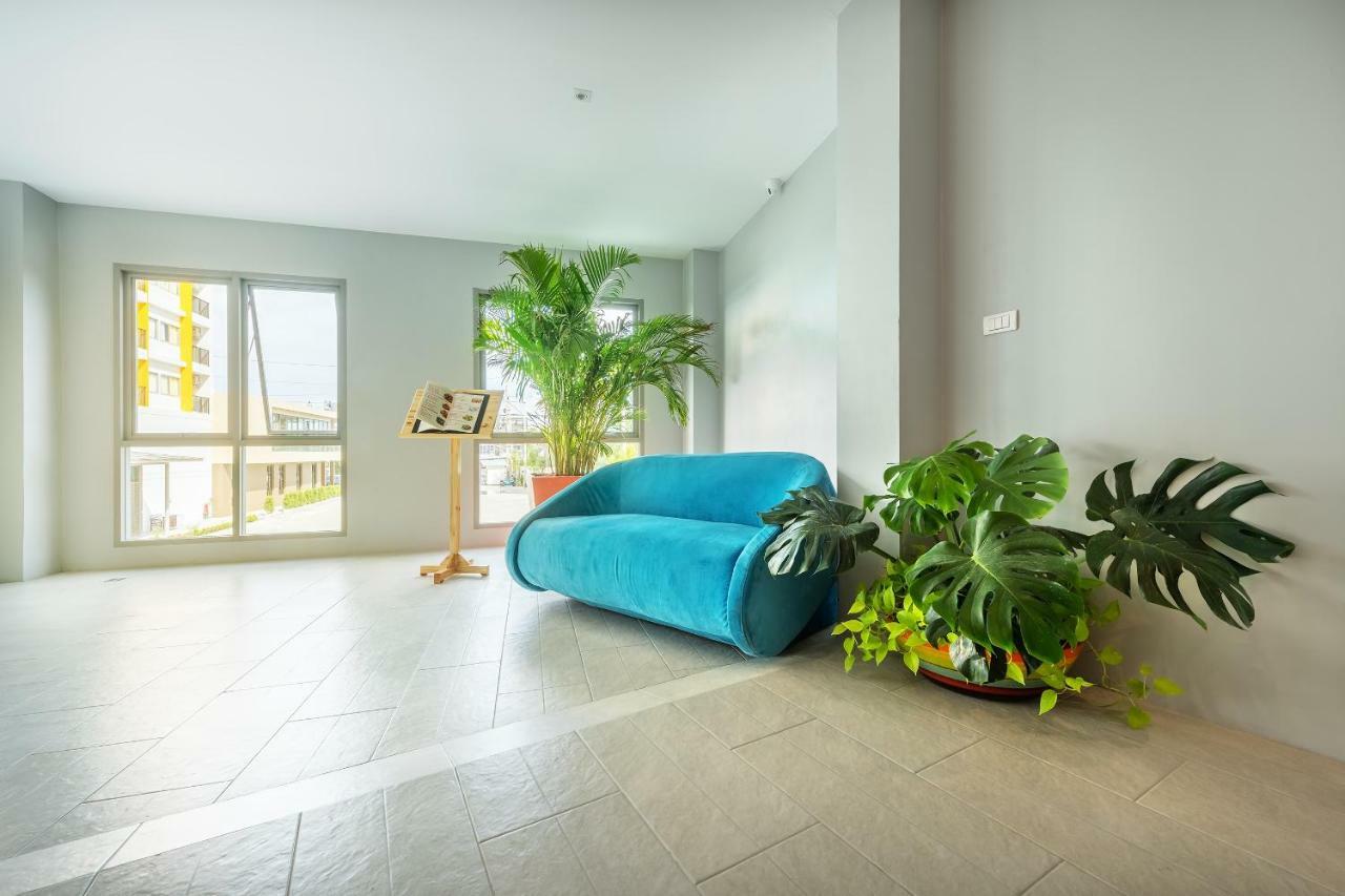 Beehive Boutique Hotel Phuket Bagian luar foto