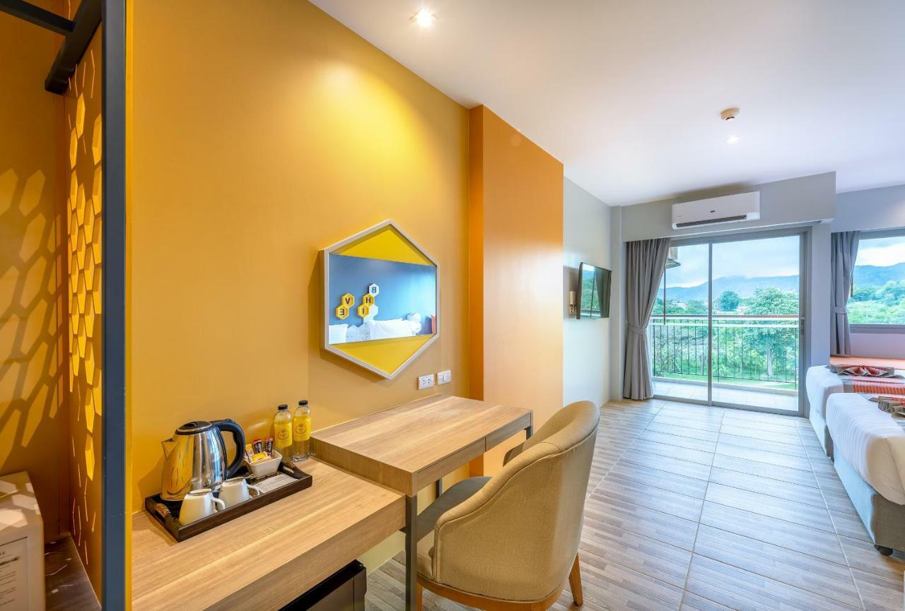 Beehive Boutique Hotel Phuket Bagian luar foto