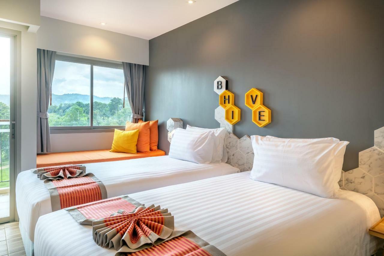 Beehive Boutique Hotel Phuket Bagian luar foto