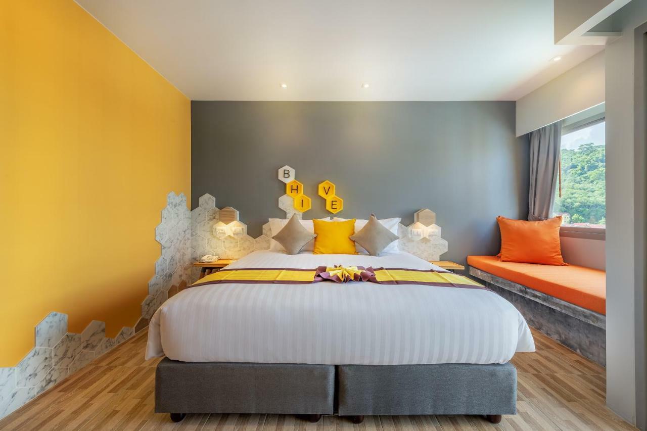 Beehive Boutique Hotel Phuket Bagian luar foto