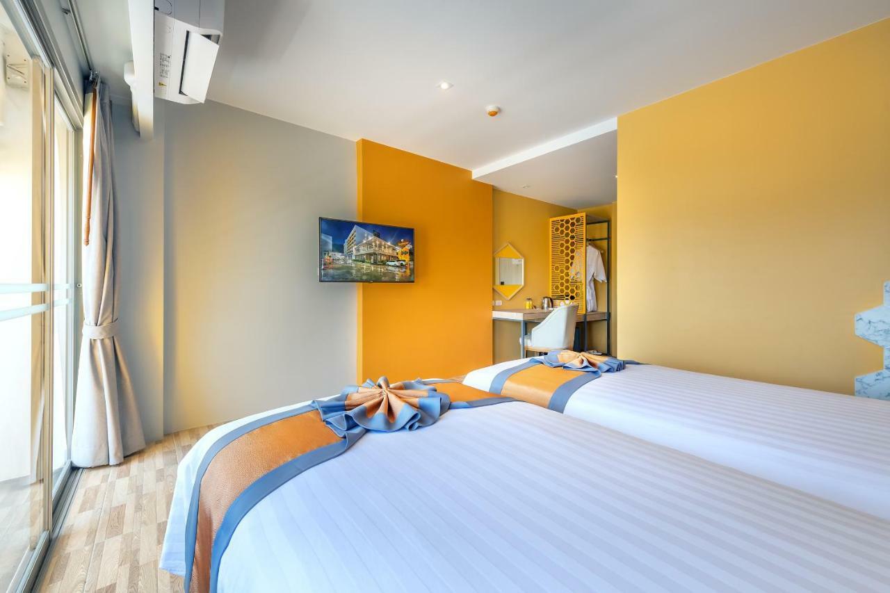 Beehive Boutique Hotel Phuket Bagian luar foto