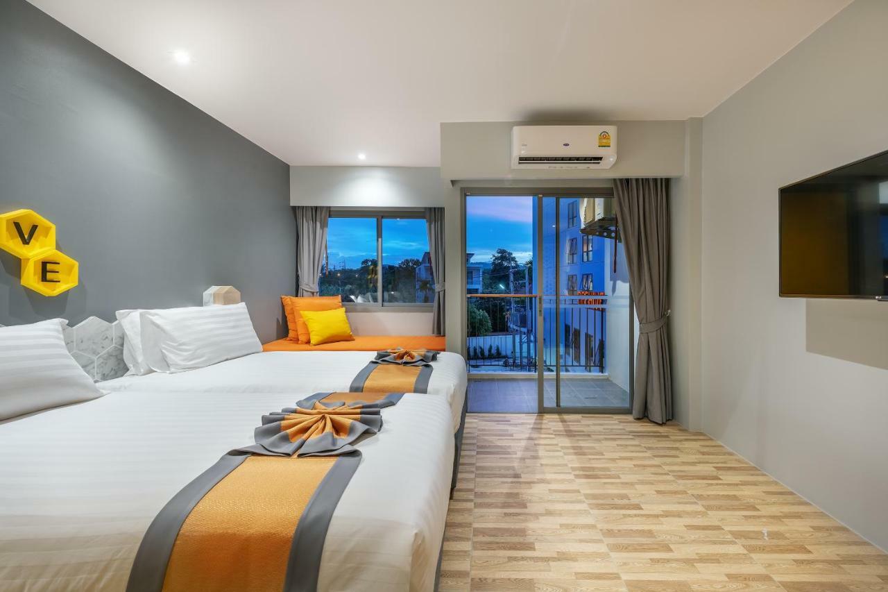 Beehive Boutique Hotel Phuket Bagian luar foto